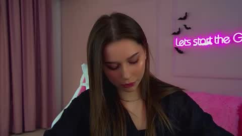 Diana online show from October 2025 06:41:01 PM