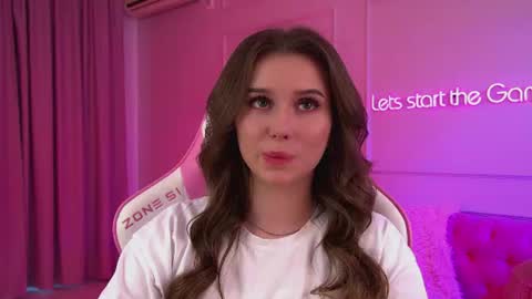 Snapshot of dianabecker chatting on June 2026 06:11:01 AM Diana online show from June 2026 06:11:01 AM