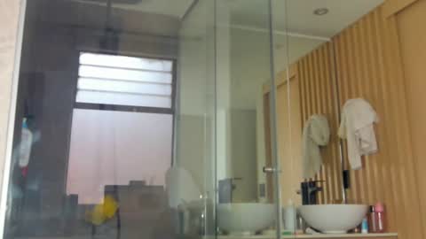 dianac1998 online show from April 2026 04:33:02 PM