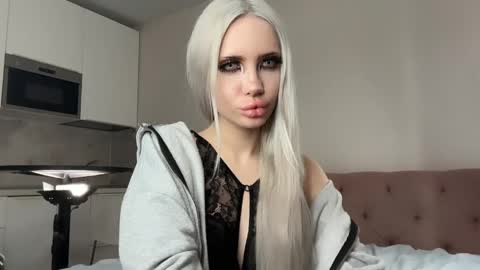 Diana  online show from April 2026 05:49:02 AM