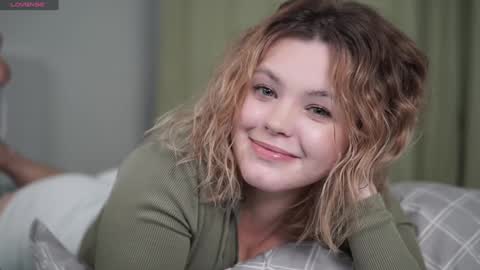 Snapshot of dianaholiday chatting on January 2025 05:09:01 PM Olga online show from January 2025 05:09:01 PM