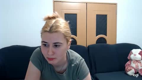 Snapshot of dianasmiey7 chatting on February 2025 09:17:02 PM dianasmiey7 online show from February 2025 09:17:02 PM