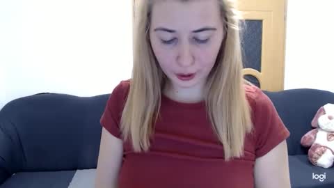 Snapshot of dianasmiey7 chatting on March 2025 09:35:01 PM dianasmiey7 online show from March 2025 09:35:01 PM