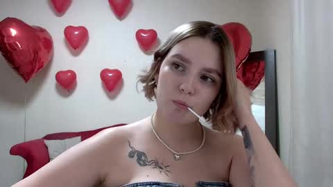 Snapshot of dianemills chatting on February 2025 10:39:01 PM Diane Mills online show from February 2025 10:39:01 PM