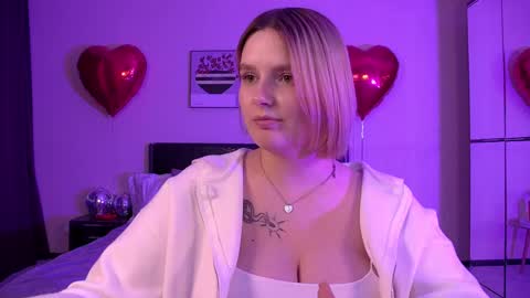 Snapshot of dianemills chatting on February 2025 10:31:01 PM Diane Mills online show from February 2025 10:31:01 PM