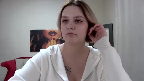 Snapshot of dianemills chatting on March 2025 08:31:02 PM Diane Mills online show from March 2025 08:31:02 PM