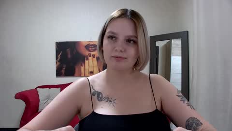 Snapshot of dianemills chatting on March 2025 11:48:01 PM Diane Mills online show from March 2025 11:48:01 PM