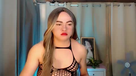 Snapshot of dianne_horny chatting on February 2026 01:14:02 AM Dianne online show from February 2026 01:14:02 AM