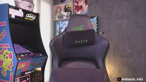 Melania   -    online show from October 2025 09:04:01 PM