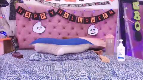 Diane online show from October 2025 07:43:01 PM