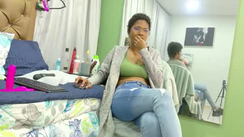 Snapshot of didoelizabeth chatting on September 2025 12:41:01 PM didoelizabeth online show from September 2025 12:41:01 PM