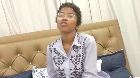 Snapshot of didoelizabeth chatting on October 2025 12:50:02 PM didoelizabeth online show from October 2025 12:50:02 PM