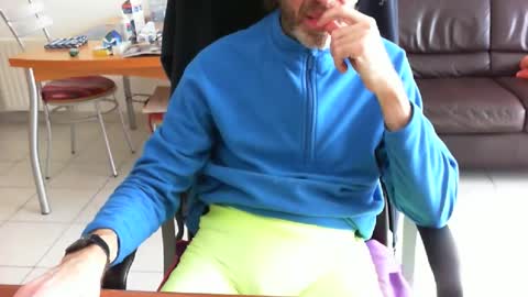 didonc from france..... online show from April 2026 08:26:01 AM