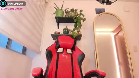 Diego lat online show from December 2025 10:40:02 PM