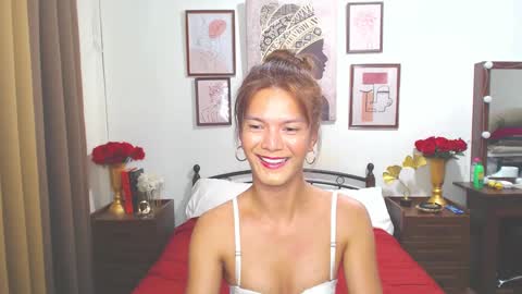 Dennesse online show from December 2024 12:52:02 AM