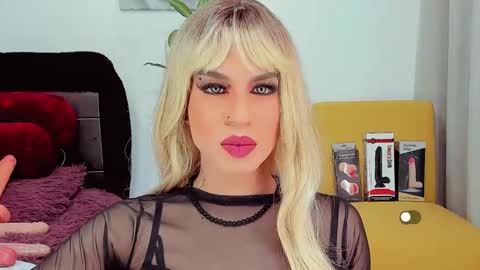 Snapshot of difiortiffany chatting on February 2025 03:24:02 AM difiortiffany online show from February 2025 03:24:02 AM