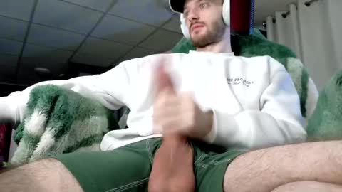 digbicknik online show from September 2025 02:35:01 AM