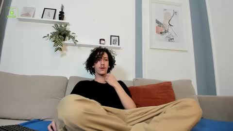 Dilan online show from December 2025 05:21:02 PM