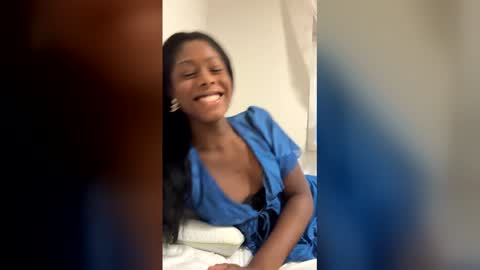 dilussoangel online show from May 2026 07:19:02 PM