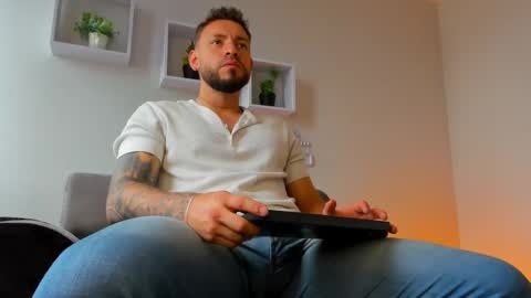 Angel Dimitri online show from October 2025 08:17:01 PM