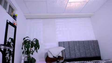 Snapshot of dina_mcry chatting on December 2024 08:21:02 PM DINA online show from December 2024 08:21:02 PM