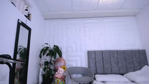 Snapshot of dina_mcry chatting on January 2025 04:17:02 PM DINA online show from January 2025 04:17:02 PM
