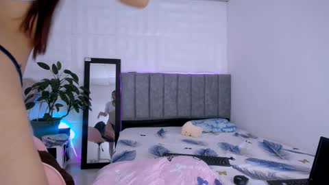 DINA online show from October 2025 09:27:02 PM