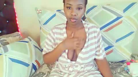 Snapshot of dinnydakrazx chatting on October 2025 07:18:01 AM dinnydakrazx online show from October 2025 07:18:01 AM