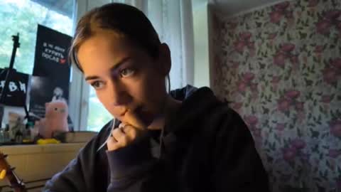 dinorahmroczkowski online show from September 2025 08:14:01 AM