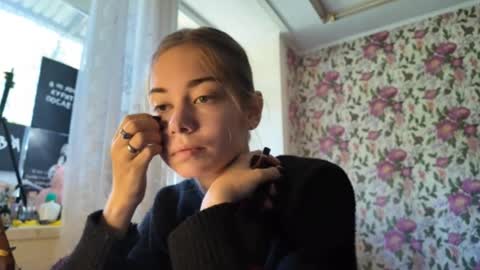 dinorahmroczkowski online show from September 2025 07:42:01 AM
