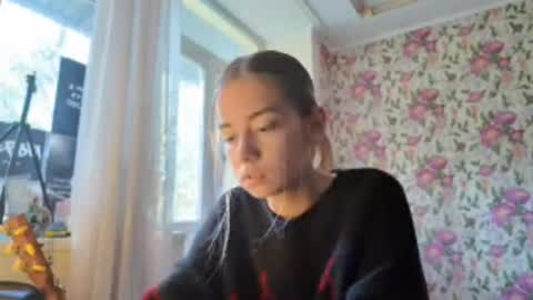 dinorahmroczkowski online show from September 2025 08:17:01 AM