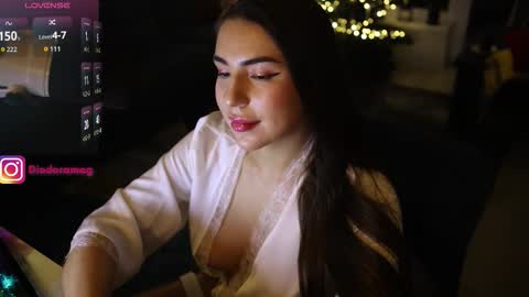 Diodora Magenta online show from December 2025 05:40:02 PM