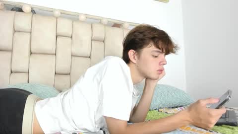 Snapshot of dioniso_69 chatting on October 2025 01:34:02 PM apollo online show from October 2025 01:34:02 PM