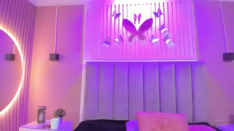 Cristal  online show from November 2025 03:53:02 AM