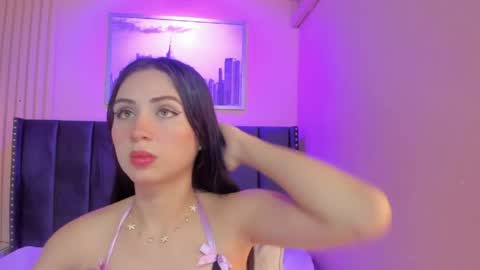 Snapshot of diosa_cristal chatting on May 2026 04:07:02 AM Cristal online show from May 2026 04:07:02 AM