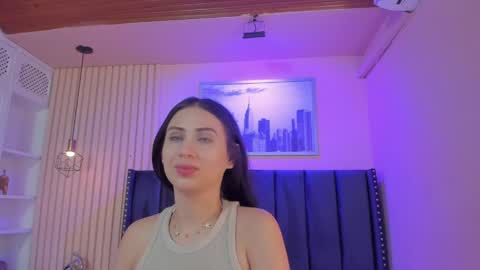 Snapshot of diosa_cristal chatting on May 2026 04:30:02 AM Cristal online show from May 2026 04:30:02 AM
