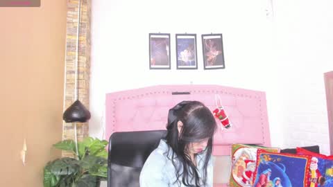 Snapshot of diosaa_golden chatting on December 2024 03:42:01 AM DIOSA online show from December 2024 03:42:01 AM