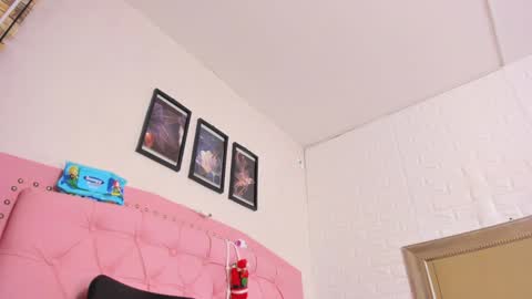 Snapshot of diosaa_golden chatting on January 2025 02:25:01 AM DIOSA online show from January 2025 02:25:01 AM