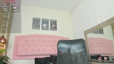 Snapshot of diosaa_golden chatting on January 2025 08:43:01 PM DIOSA online show from January 2025 08:43:01 PM