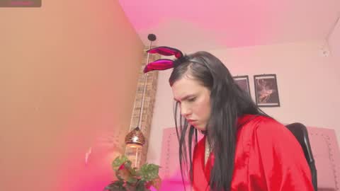 Snapshot of diosaa_golden chatting on February 2025 11:43:02 PM DIOSA online show from February 2025 11:43:02 PM