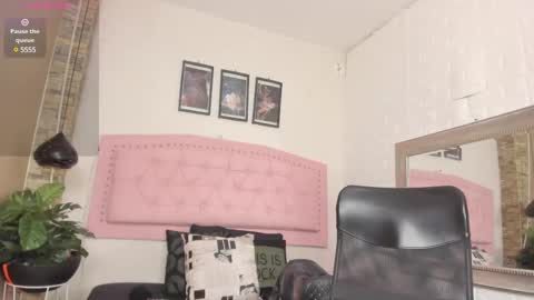 Snapshot of diosaa_golden chatting on February 2025 08:44:01 PM DIOSA online show from February 2025 08:44:01 PM
