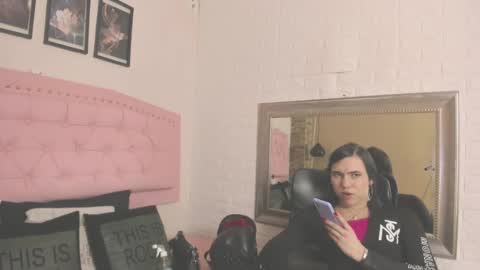 Snapshot of diosaa_golden chatting on March 2025 03:39:01 AM DIOSA online show from March 2025 03:39:01 AM
