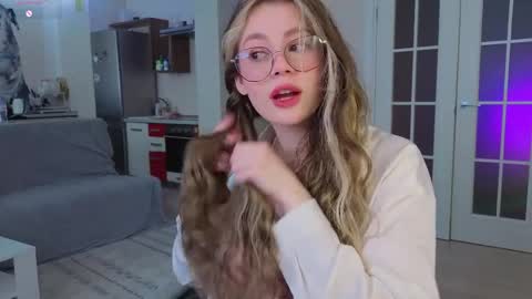 Diana online show from March 2026 02:02:02 AM