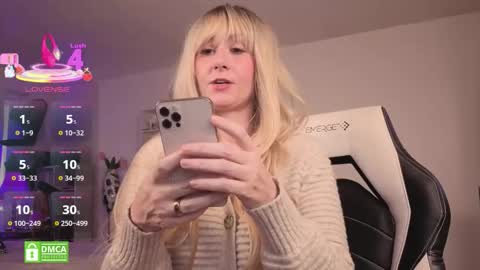 Susie   online show from November 2025 08:10:01 PM