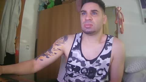 Snapshot of diselobienclaro chatting on April 2026 12:50:01 PM diselobienclaro online show from April 2026 12:50:01 PM