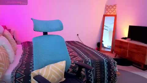 JASMINE online show from November 2025 04:01:02 AM