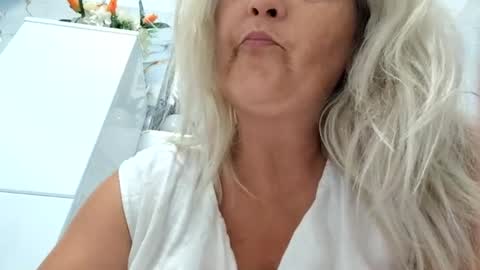 Alexxa online show from July 2026 08:11:01 PM