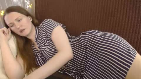 Snapshot of dixiemiller chatting on October 2025 03:21:02 PM Dixiemiller online show from October 2025 03:21:02 PM