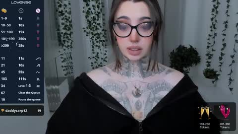 dixipixi_ online show from April 2026 06:55:02 AM