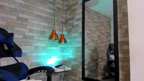 DixyPalmer online show from September 2025 08:24:01 PM